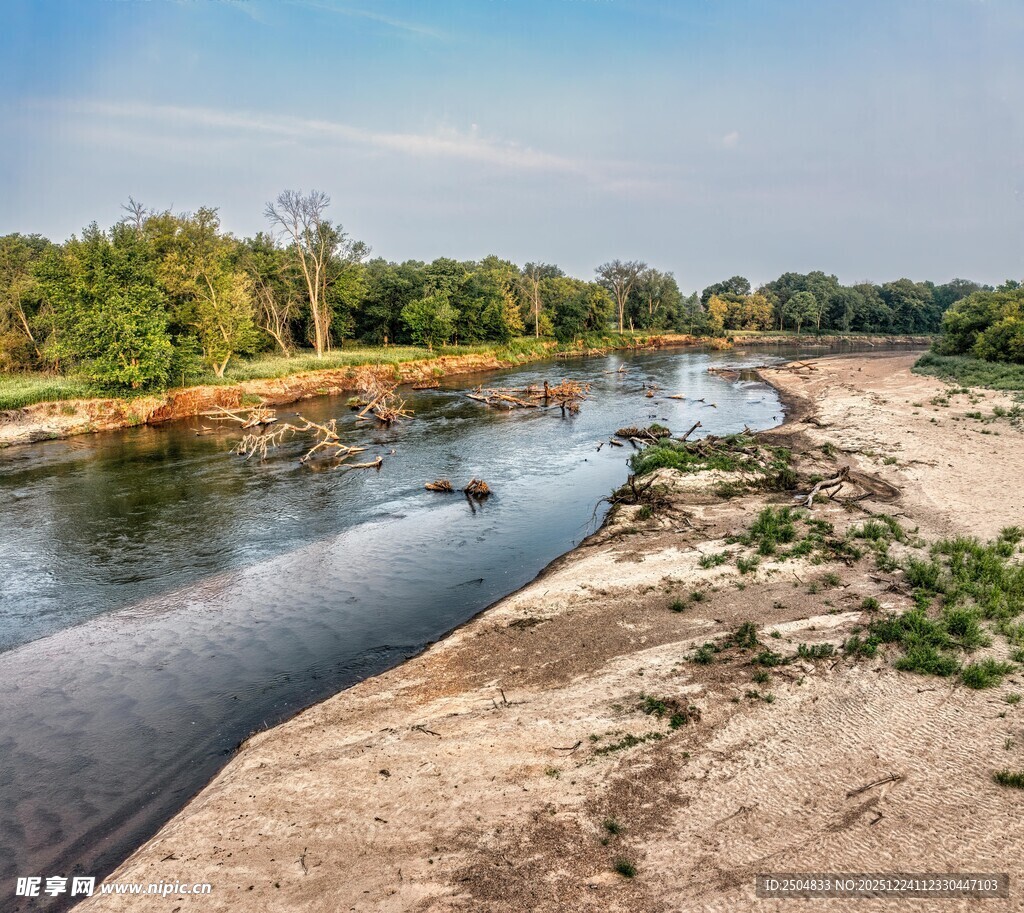 河畔风光 宁静自然景致