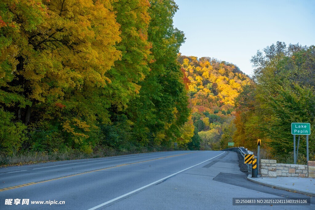 秋日公路美景
