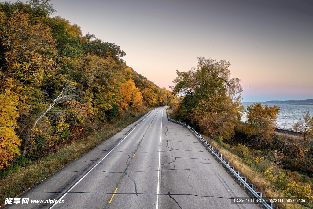 秋日公路美景