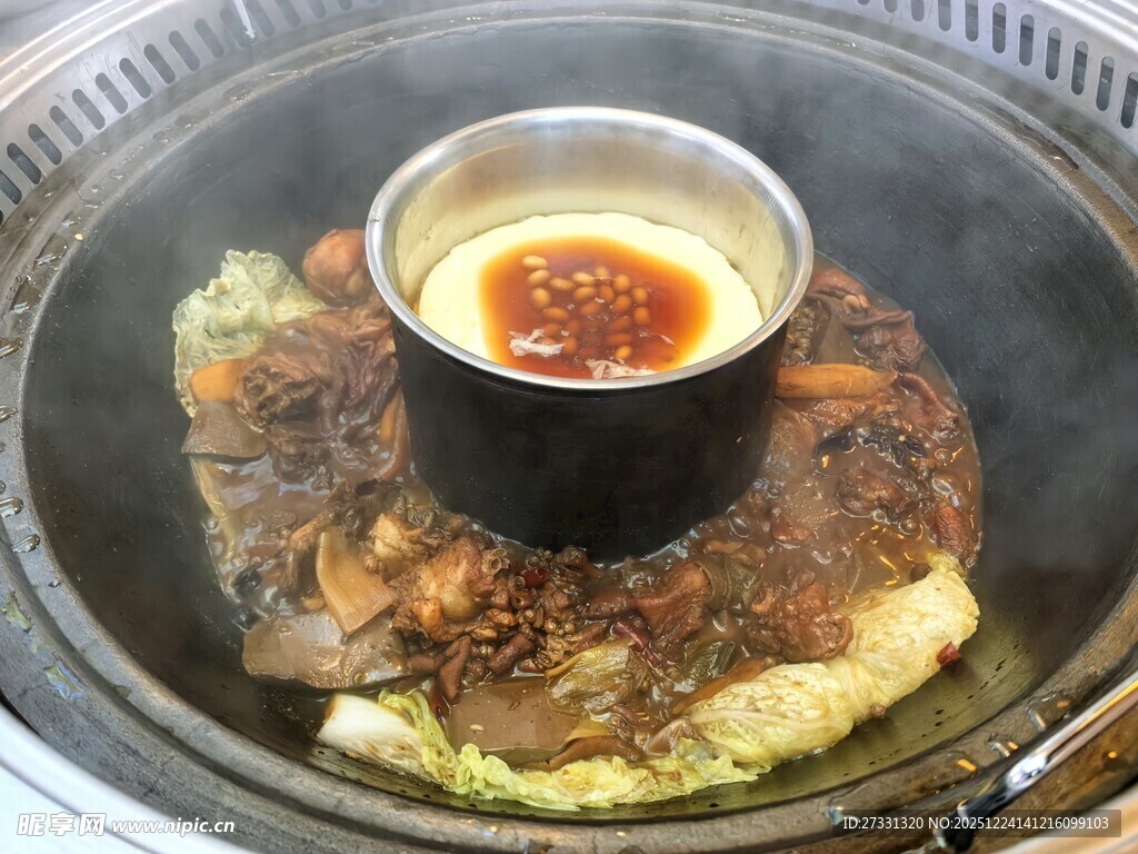 韩式烤肉配特色蘸酱