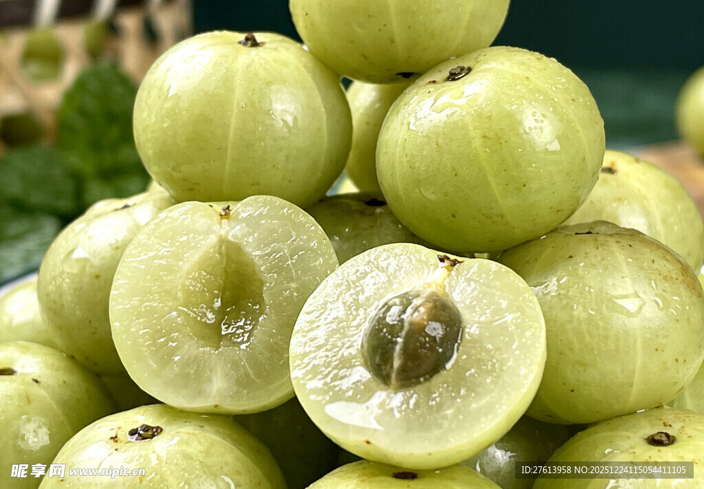 油甘果堆叠展示