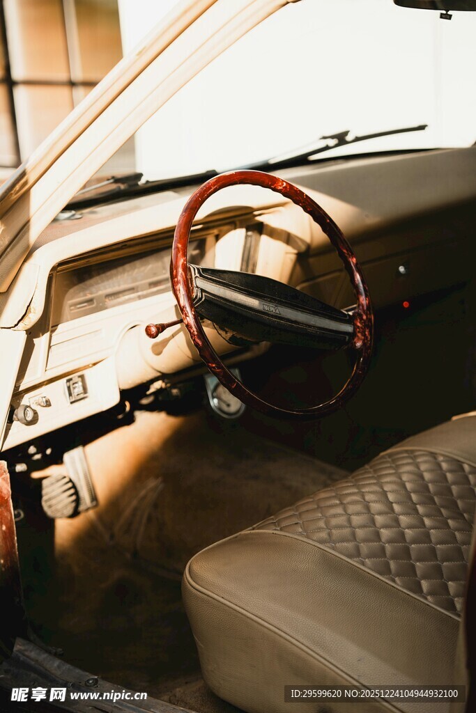 复古汽车内饰细节展示