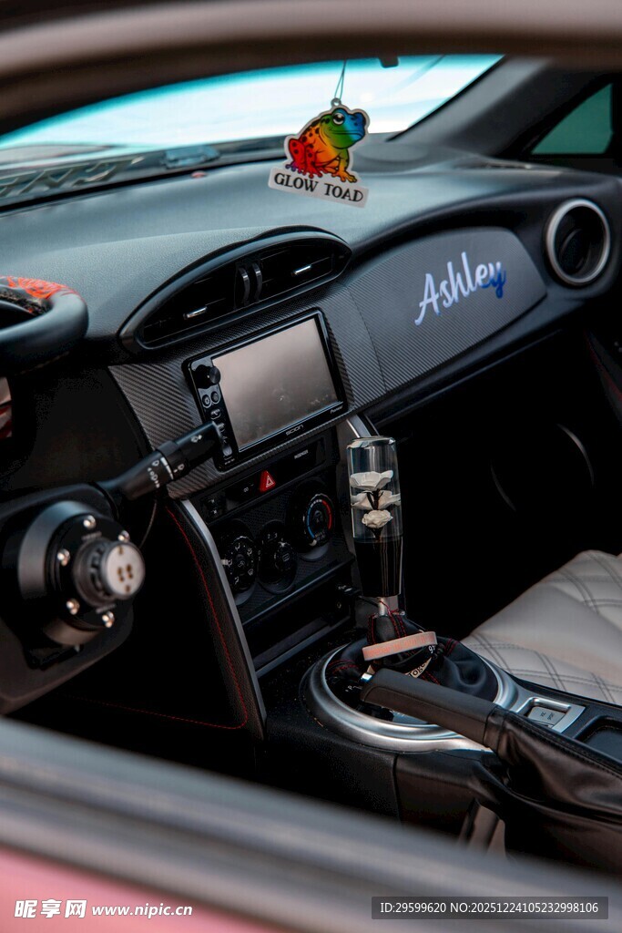 时尚酷炫汽车内部细节展示