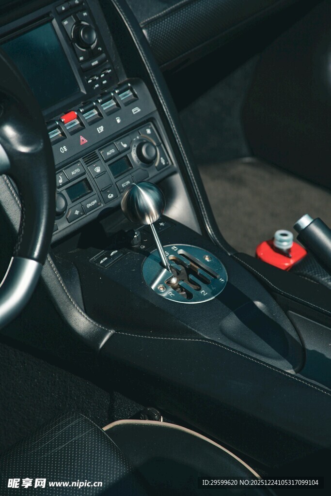 汽车内饰之精致换挡区域