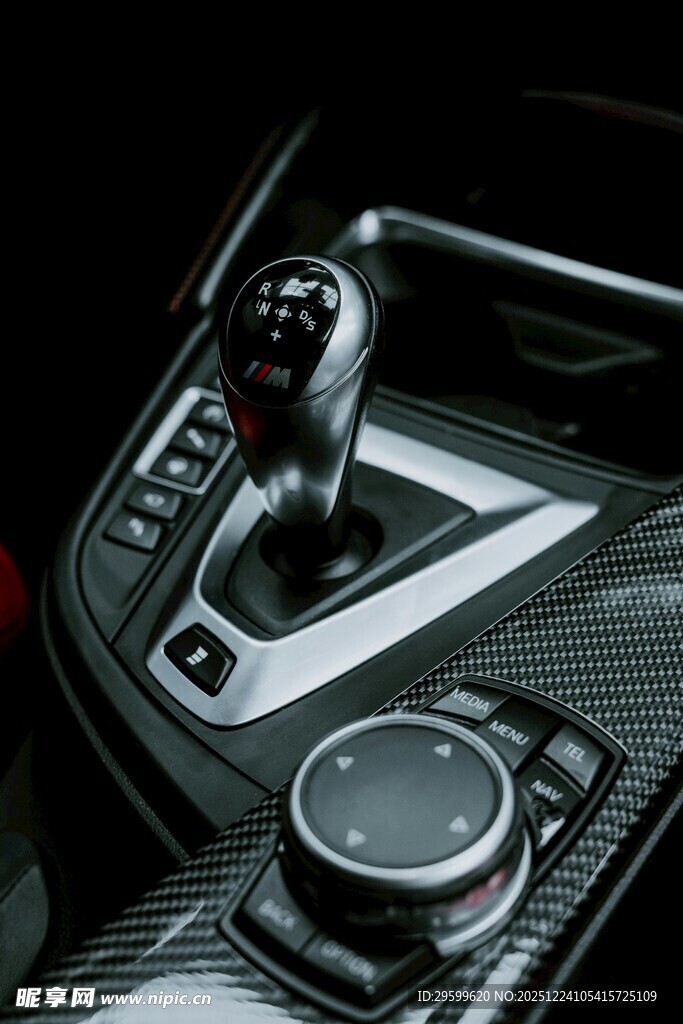 汽车变速杆特写