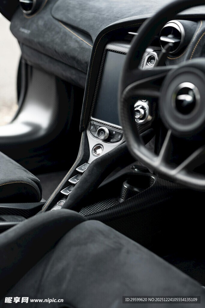 汽车内部驾驶舱精致细节