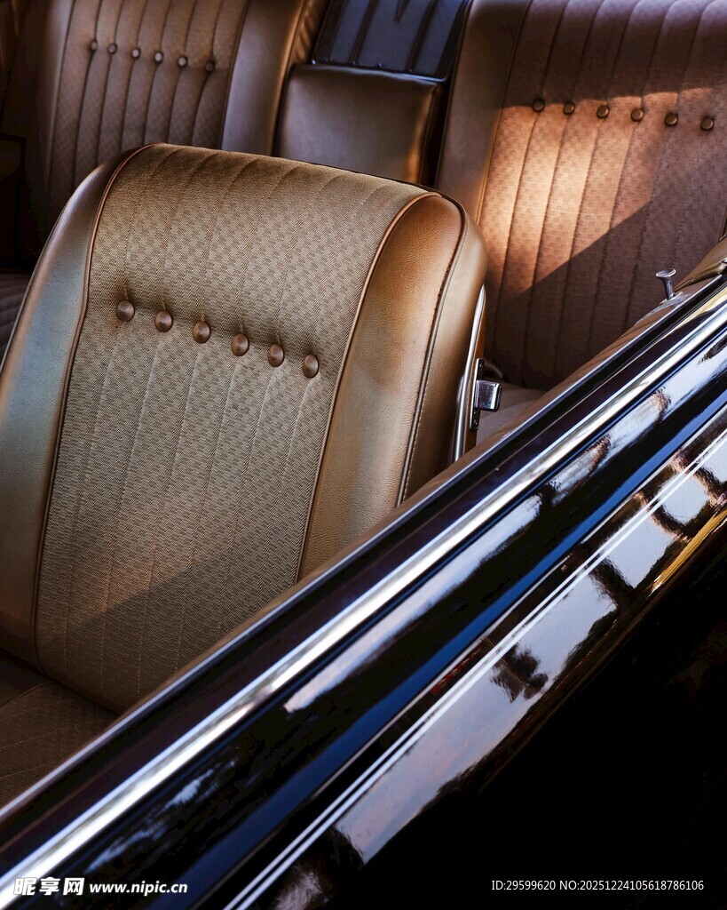复古汽车内饰精致座椅细节