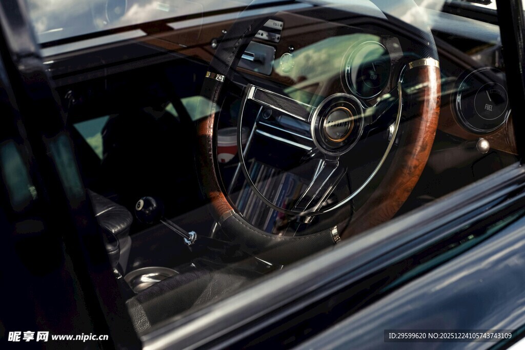 复古汽车内饰细节展示