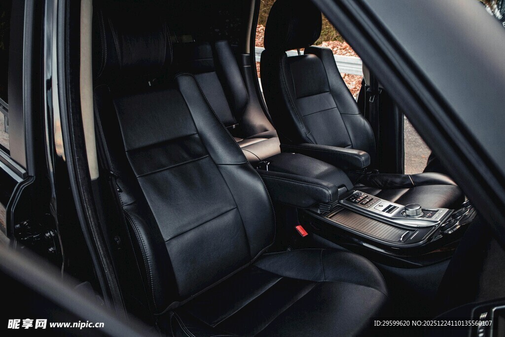 豪华汽车内部精致座椅展示