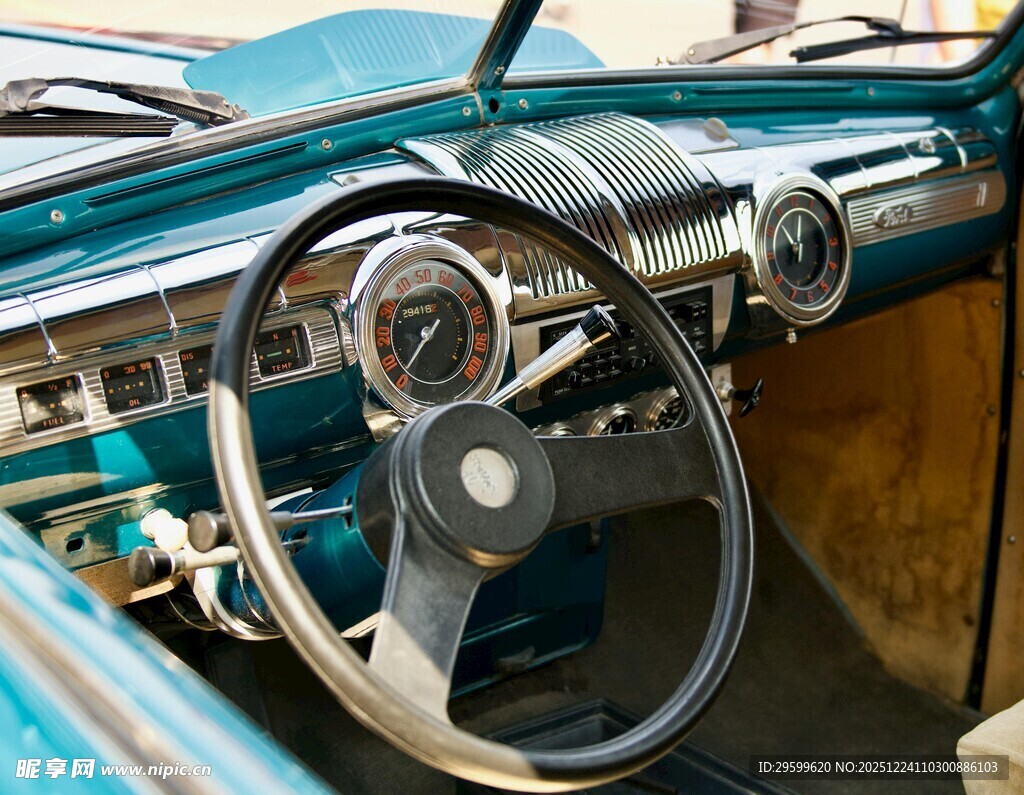 复古汽车内饰特写