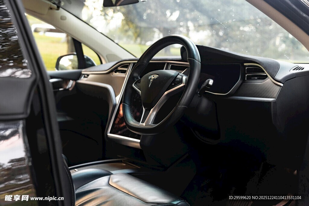 车内驾驶位内饰特写