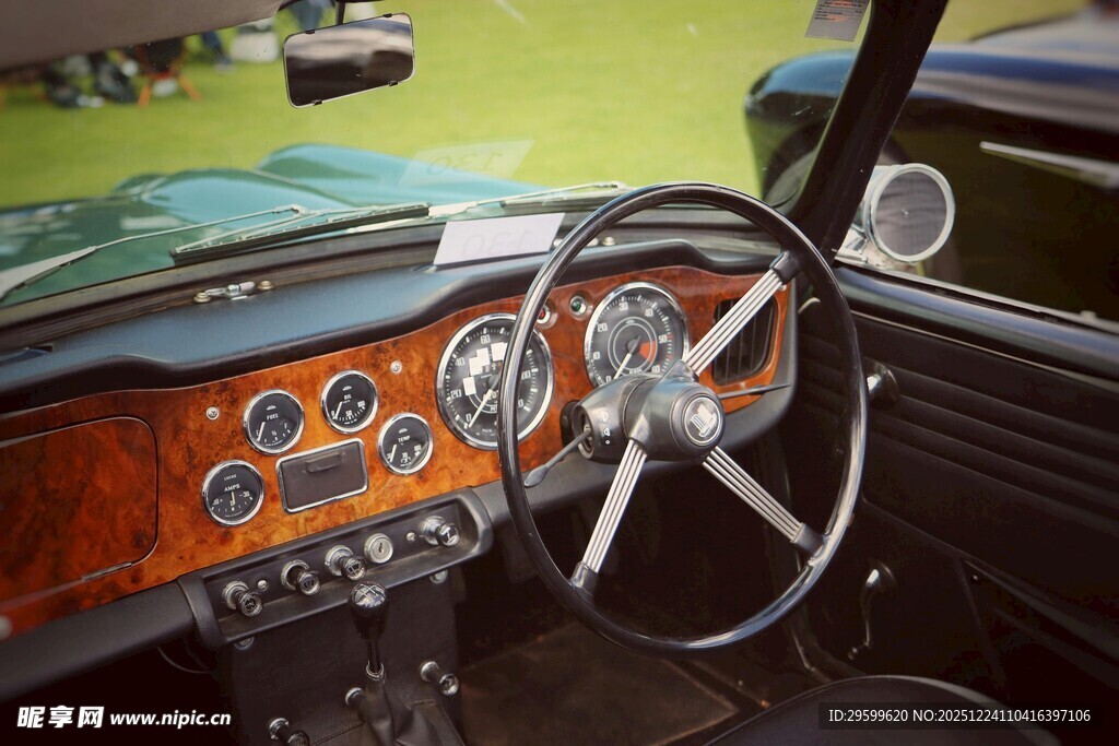复古汽车内饰特写
