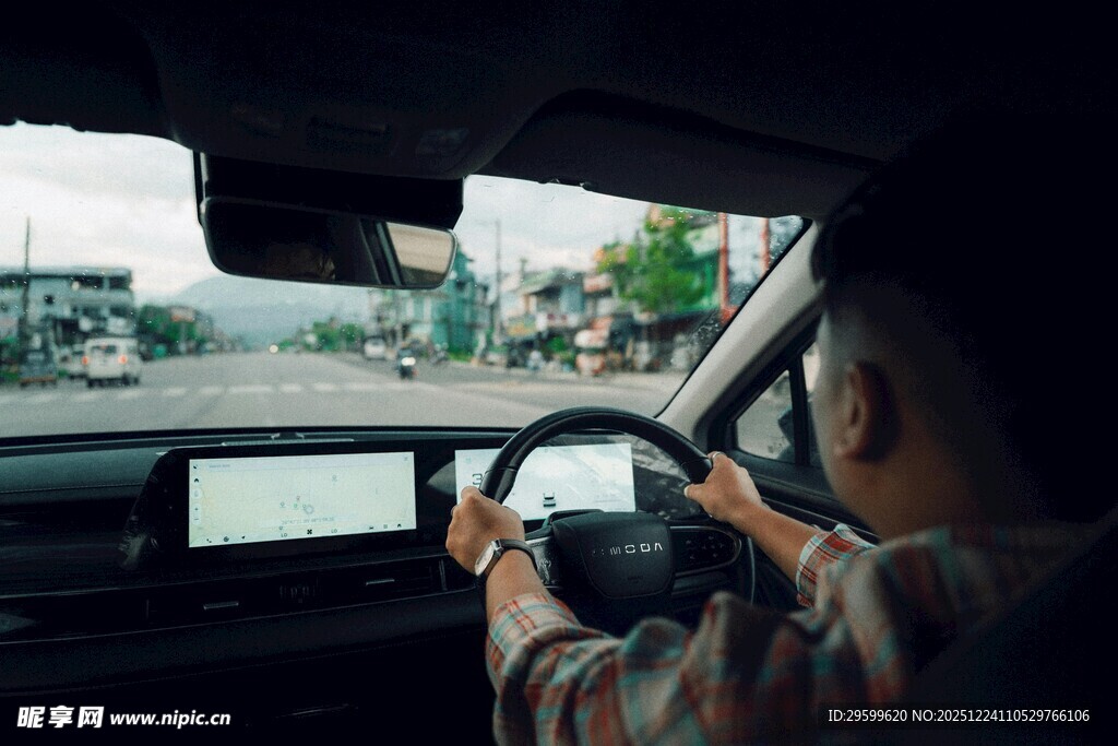车内驾驶者视角的驾驶场景