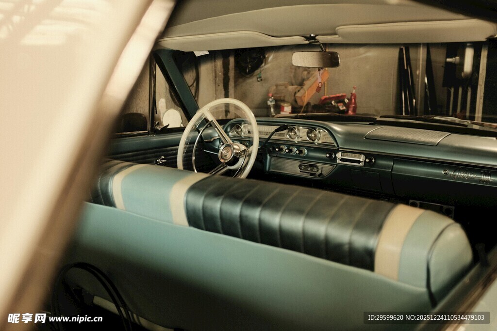 复古汽车内饰细节展示