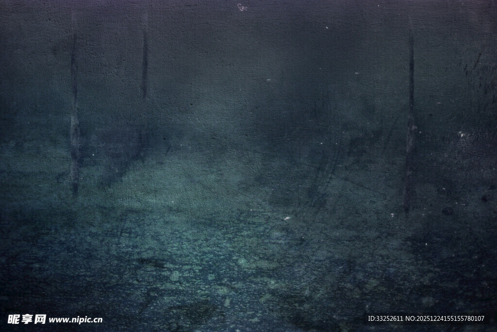 神秘幽暗的水下景象