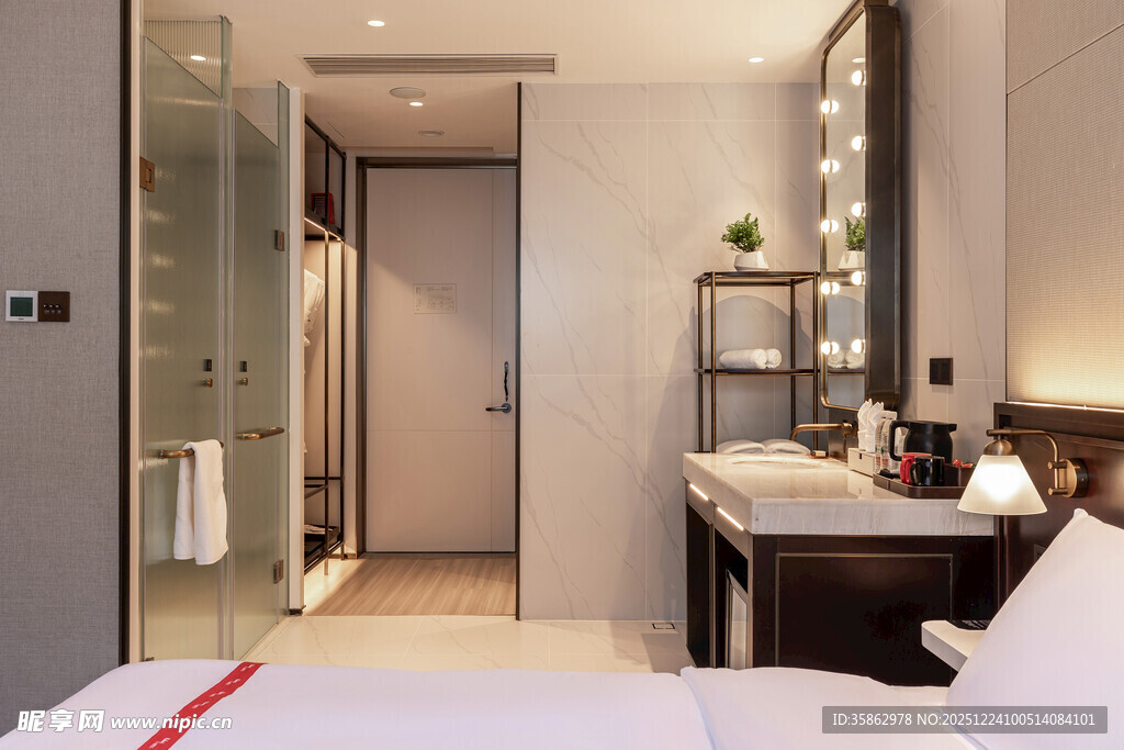 现代简约风格的温馨卧室