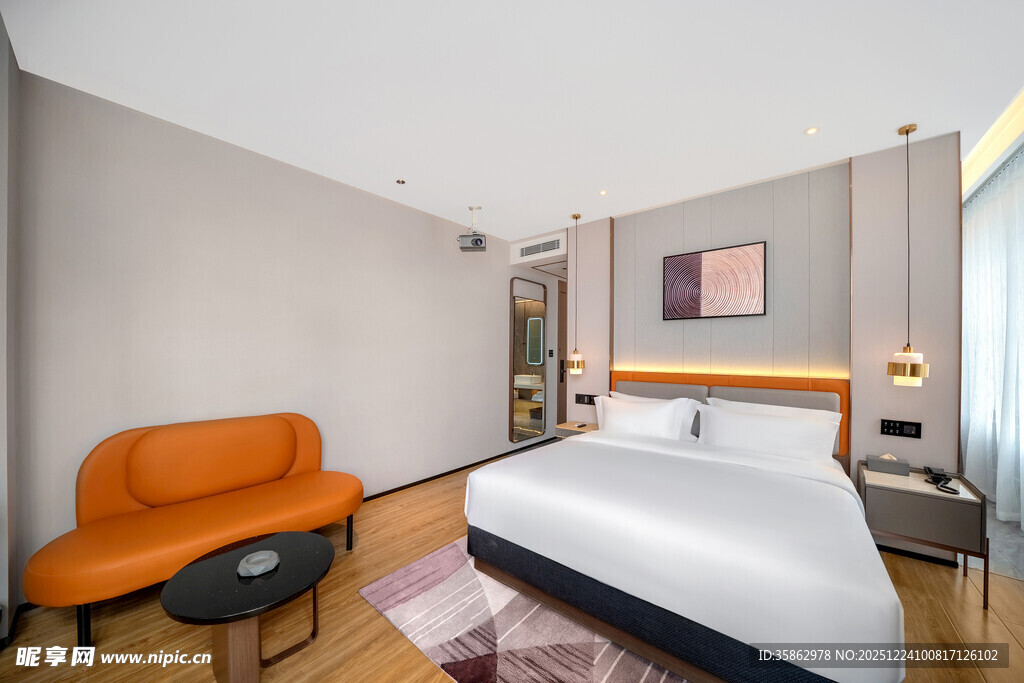 现代简约风格温馨卧室空间