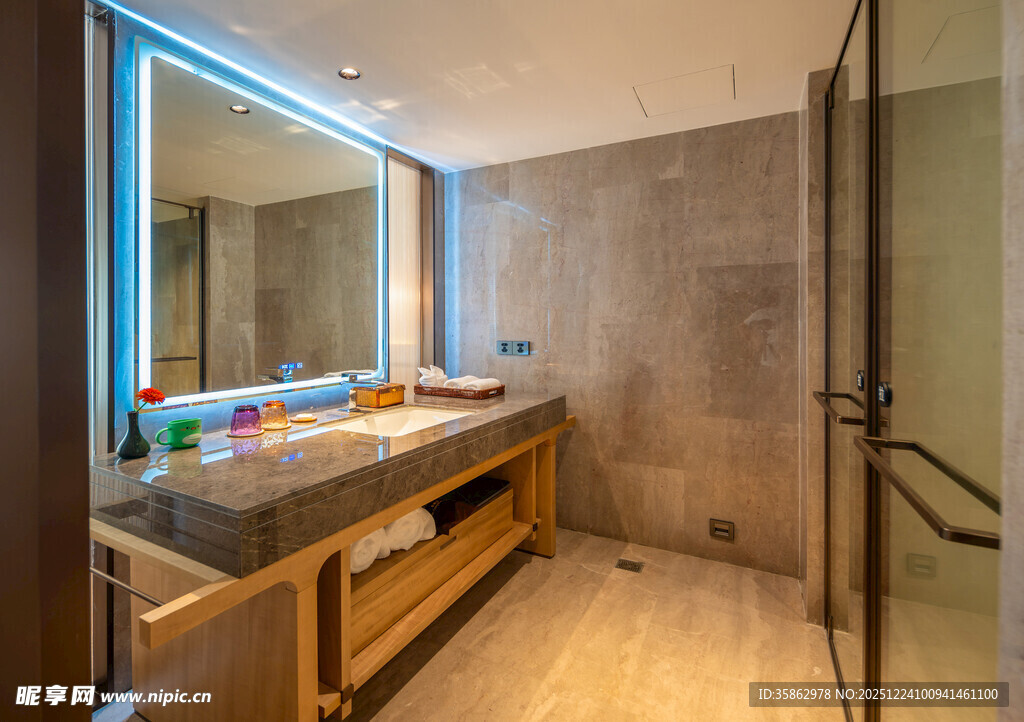 现代简约风格的浴室空间