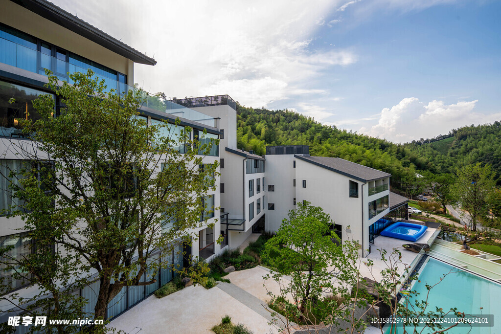 现代山间别墅景观