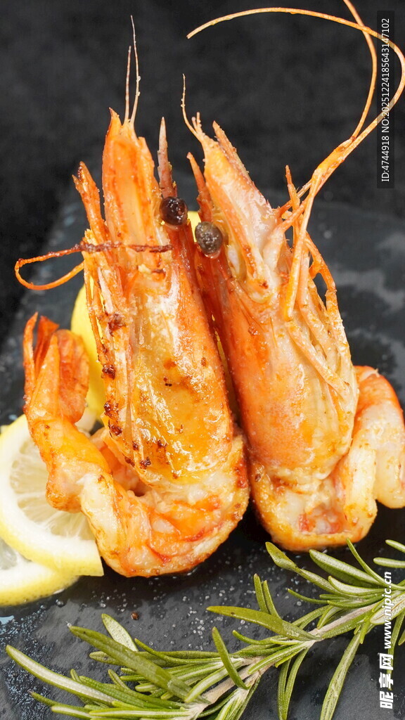 香煎大虾配迷迭香与柠檬