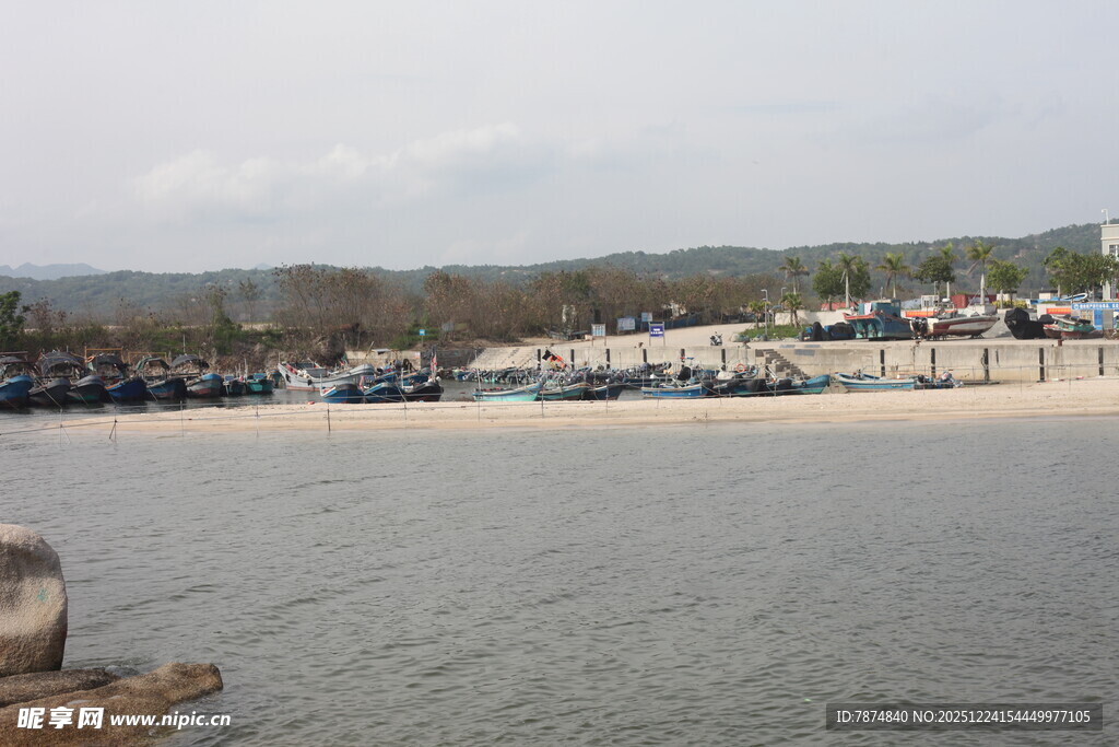 海滨风光 宁静的沙滩水域