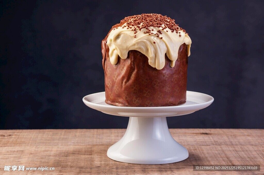 巧克力淋面蛋糕展示