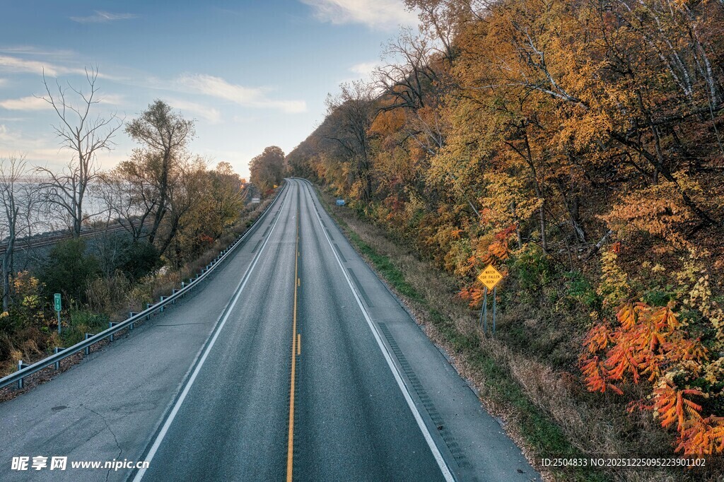 秋日公路美景