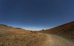 荒漠夜路 星空下的静谧之旅