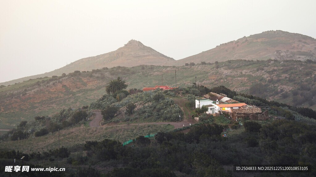 山间小屋 静享自然之美