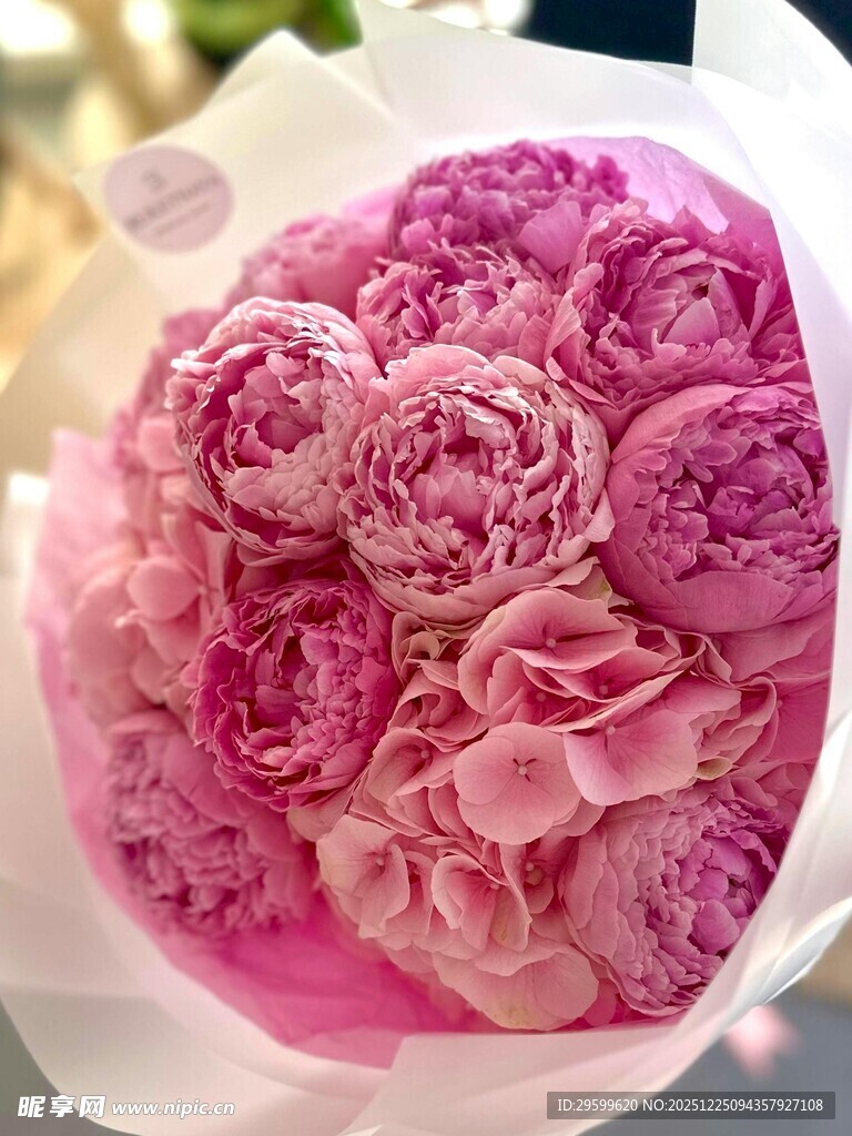 浪漫粉色牡丹花束