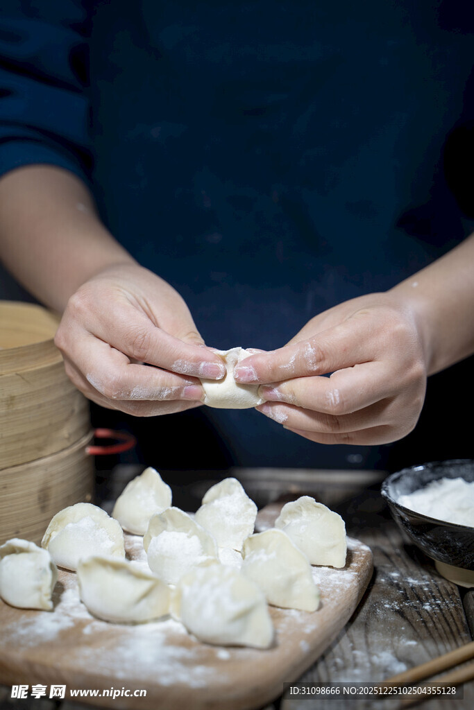 手工包饺子场景