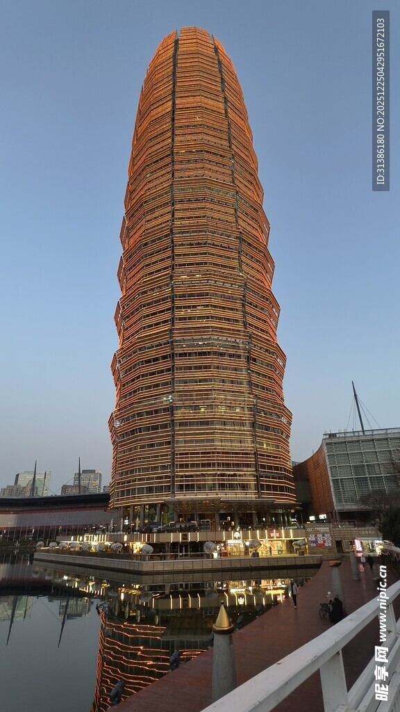 独特建筑夜景风光