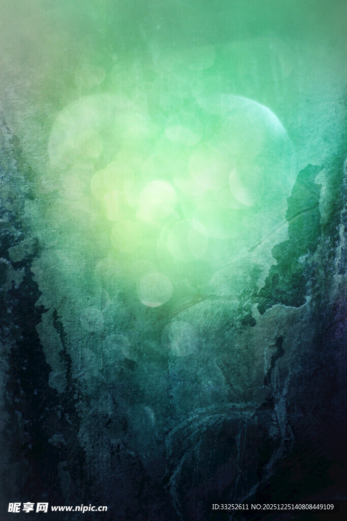 梦幻绿光下的神秘场景