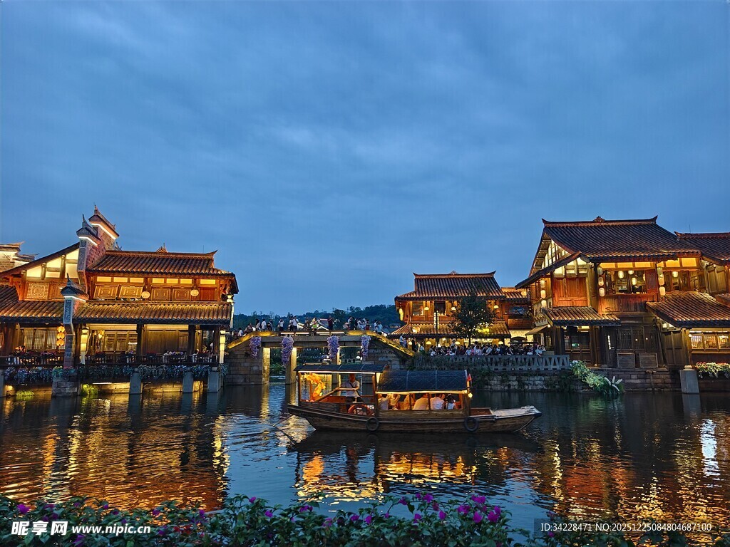 李庄的水乡夜景