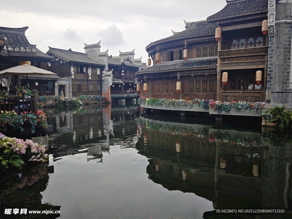 江南水乡古街河畔美景