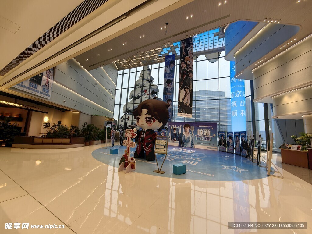 现代豪华酒店大堂内景