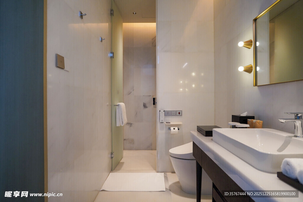 现代简约风格的卫生间