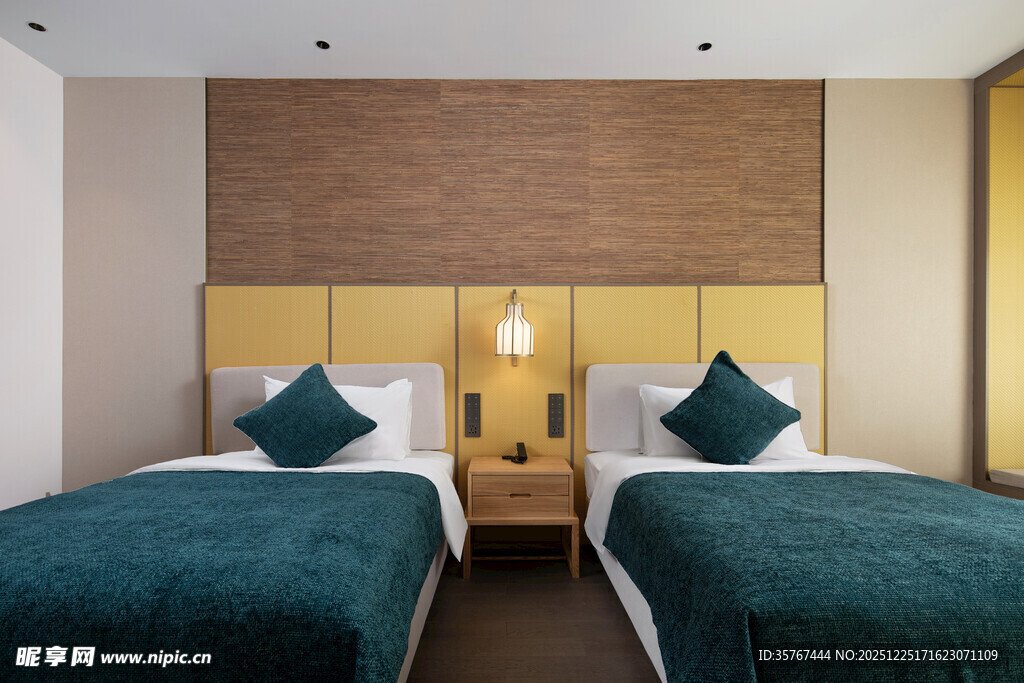 简约双床酒店房间