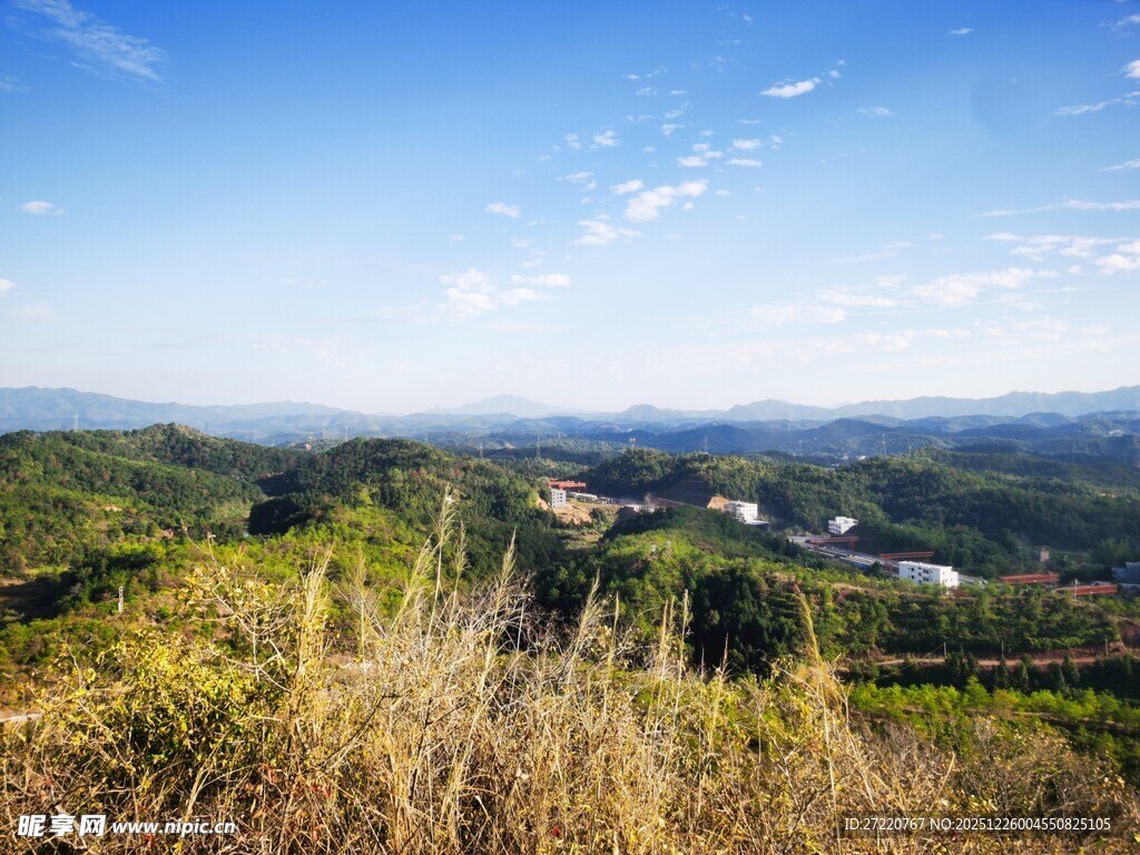 山间美景 眺望广阔天地