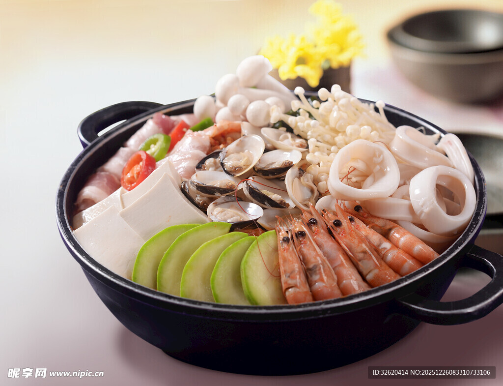 海鲜蔬菜火锅