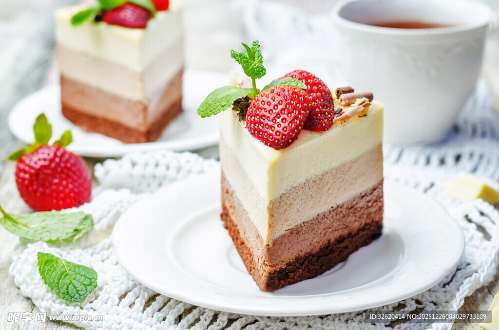 草莓巧克力蛋糕