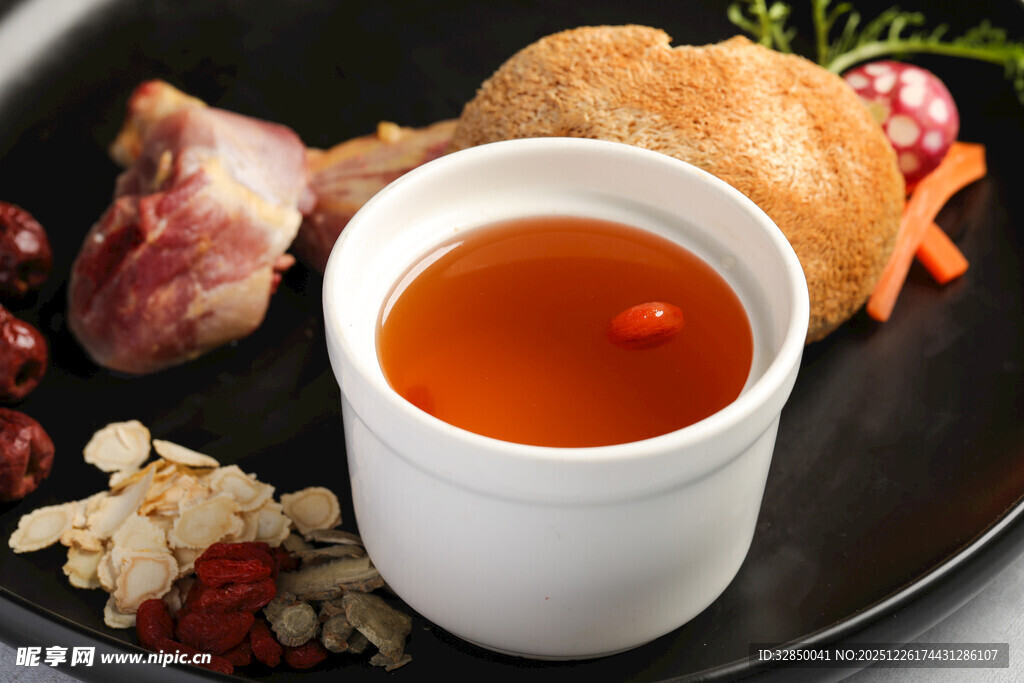 滋补养生汤品与食材搭配