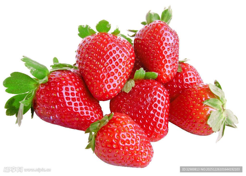 新鲜诱人的草莓果实