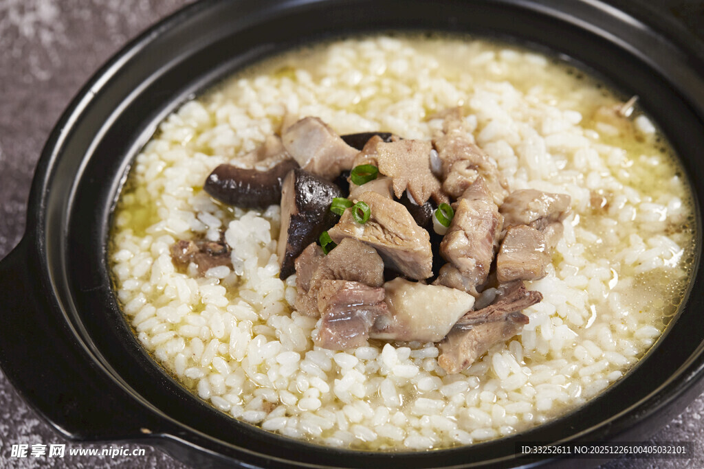 鸡肉砂锅粥