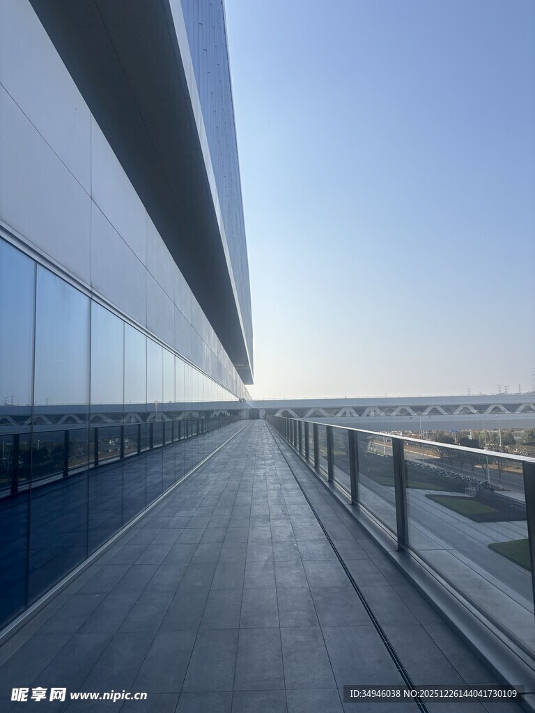 现代建筑露天观景平台