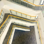 现代风格室内旋转楼梯