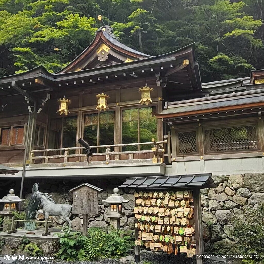 日式传统寺庙景观