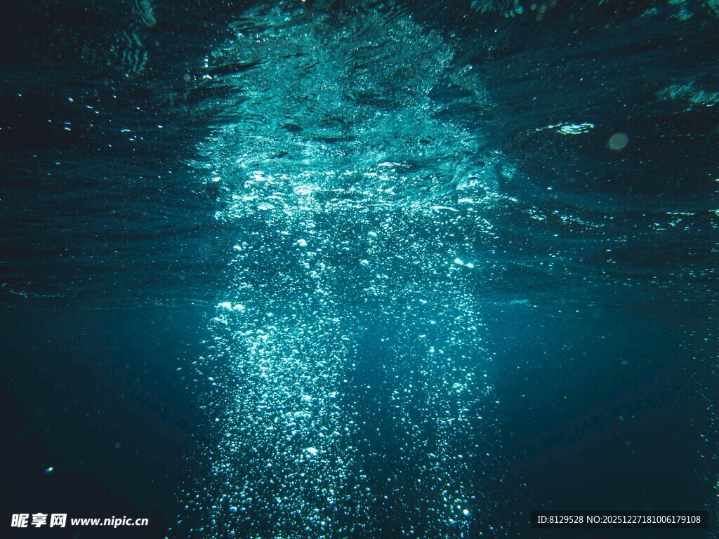 深海中梦幻的气泡升腾