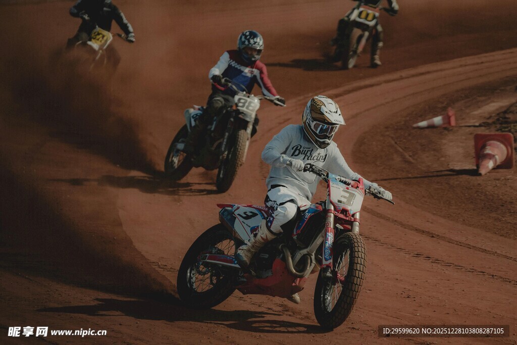 越野摩托竞技瞬间