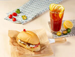 美味汉堡配清爽冰饮